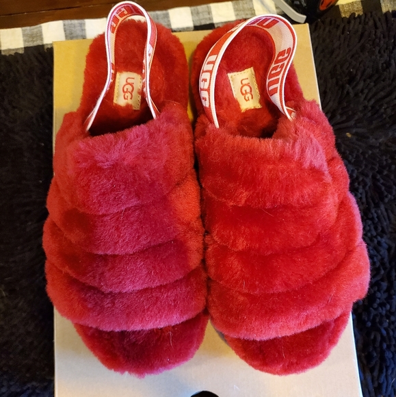 Authentic Ugg slippers ๐ NEW - Picture 2 of 9